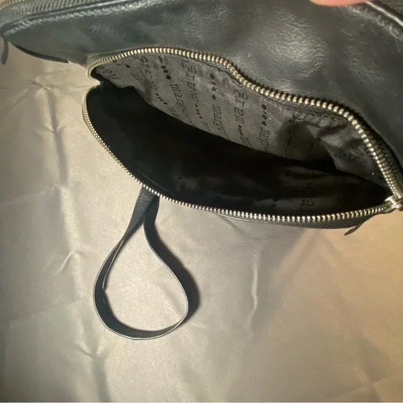 Margot, New York leather Crossbody adjustable strap black purse - Picture 4 of 12